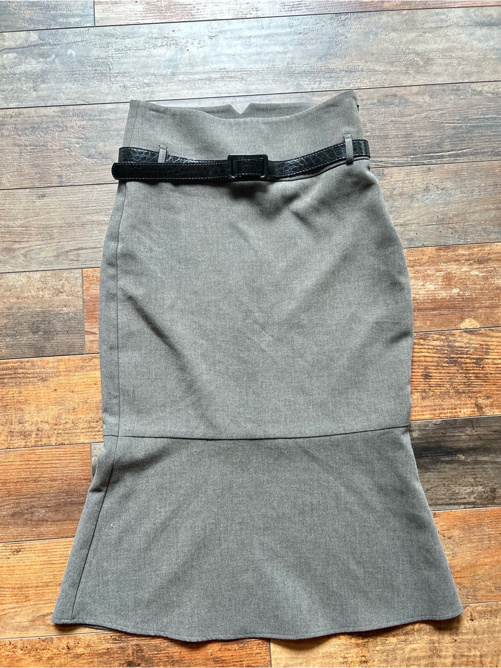 Marciano Gray Pencil Skirt with Flounce Hem and Black Belt small